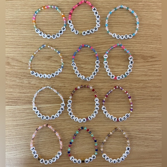 Taylor Swift Jewelry - 12 Taylor Swift lover friendship bracelets